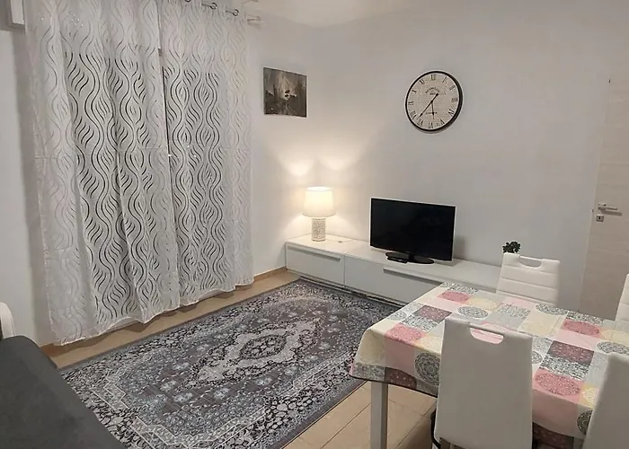 Comodo A Tutti Servizi Apartment